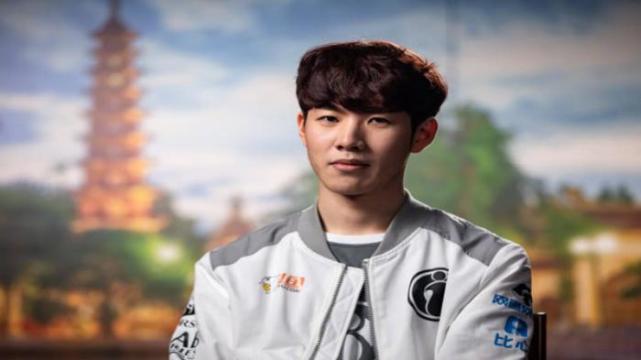 更衣室氛围 更衣室氛围