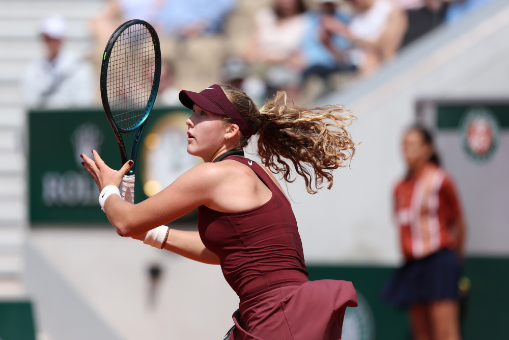 他在被犯规 他在被犯规