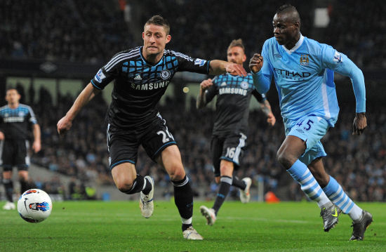 硬侧翼的比 硬侧翼的比